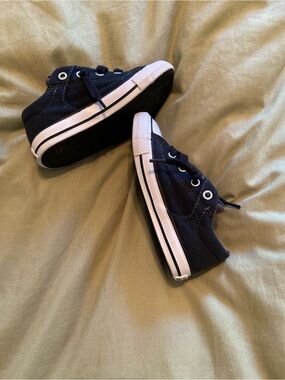 9T toddler black low converse
